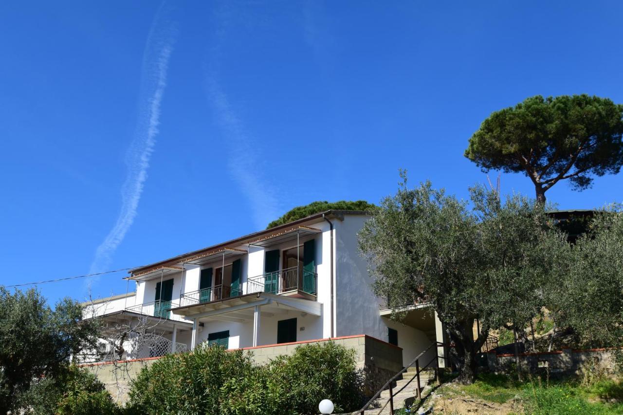 Appartamenti Cavoli - Vista Mare Con Terrazze, Clima E Posti Auto Spiaggia di Cavoli Exteriör bild