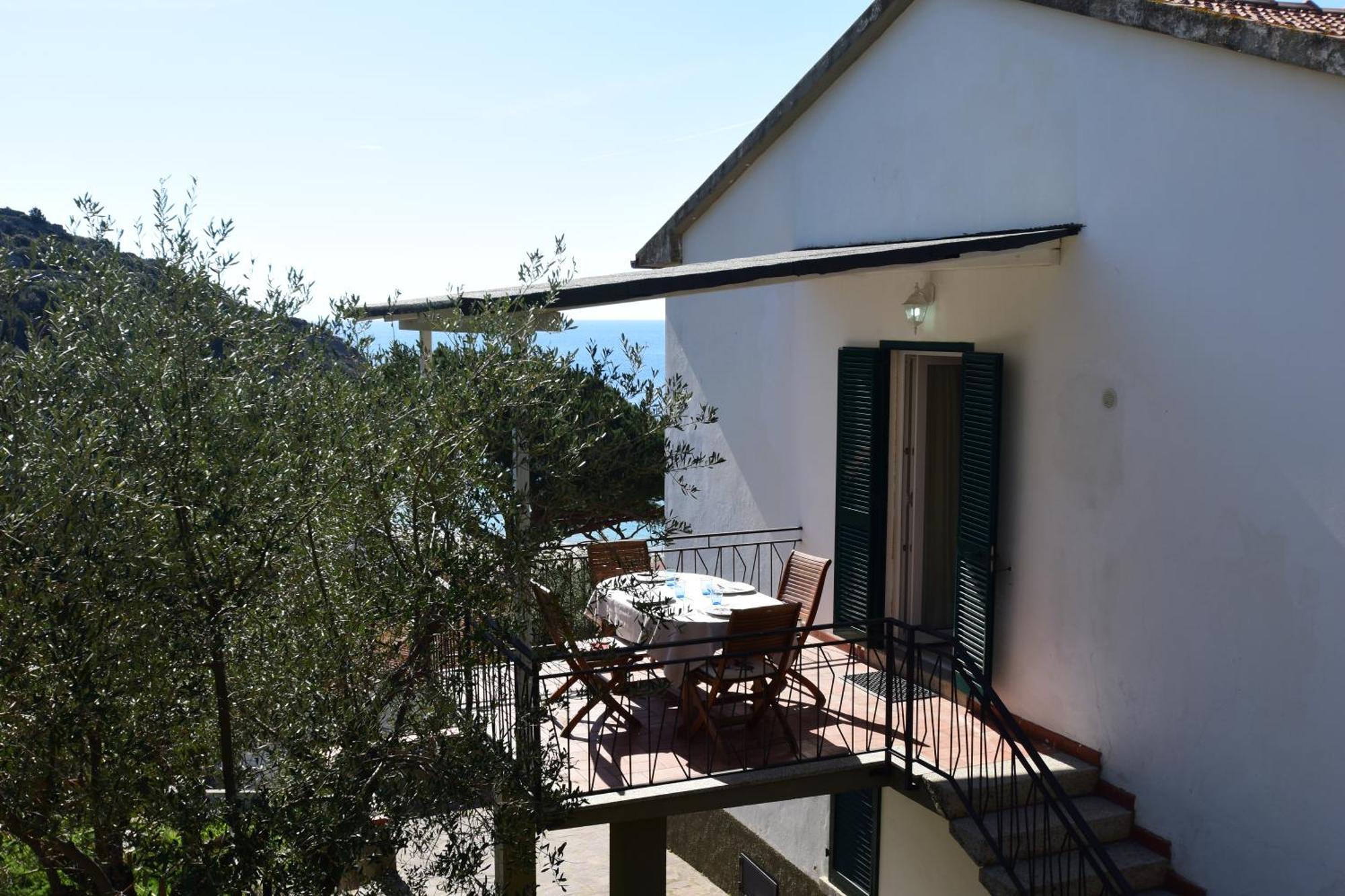 Appartamenti Cavoli - Vista Mare Con Terrazze, Clima E Posti Auto Spiaggia di Cavoli Exteriör bild