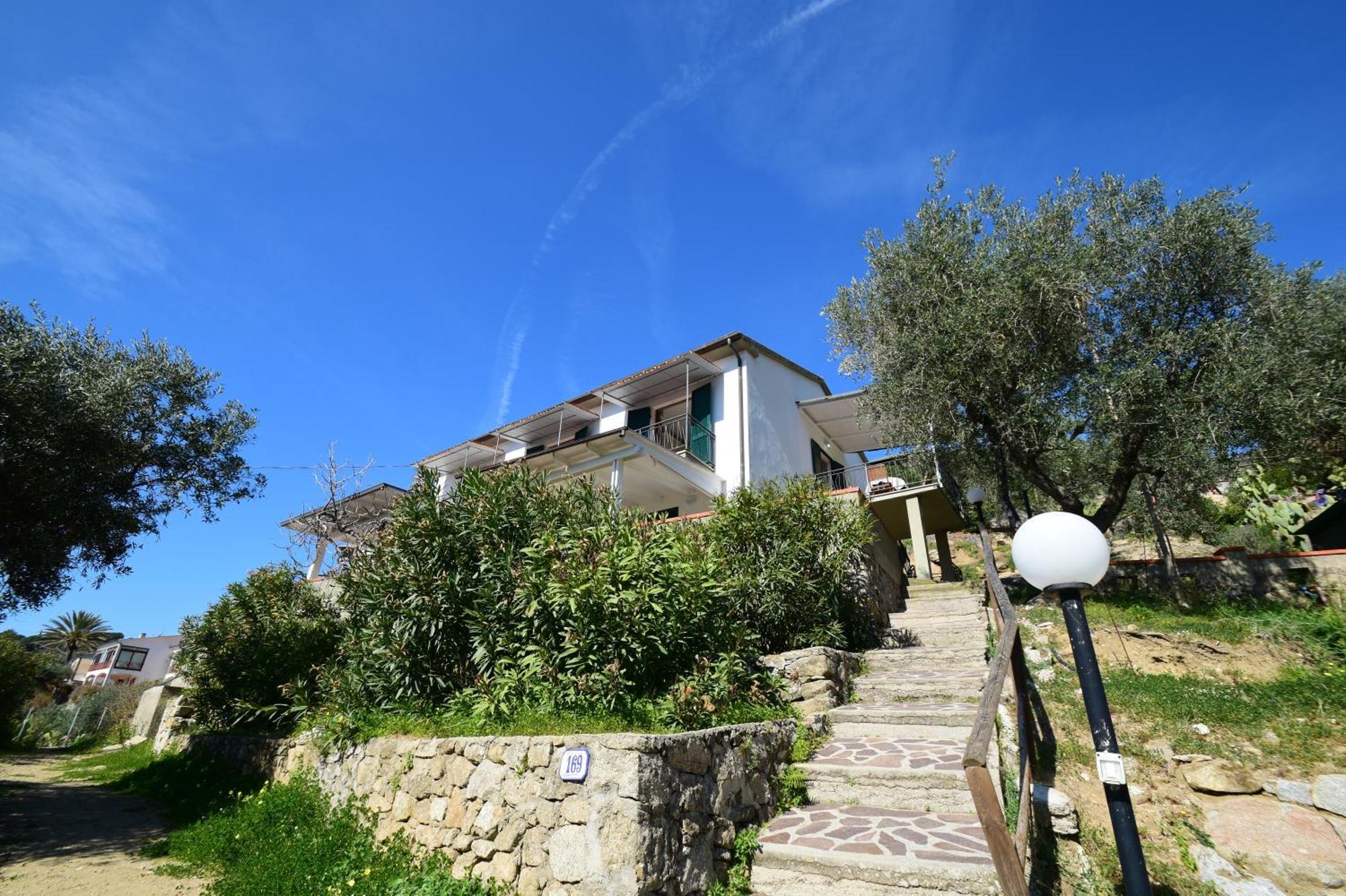 Appartamenti Cavoli - Vista Mare Con Terrazze, Clima E Posti Auto Spiaggia di Cavoli Exteriör bild
