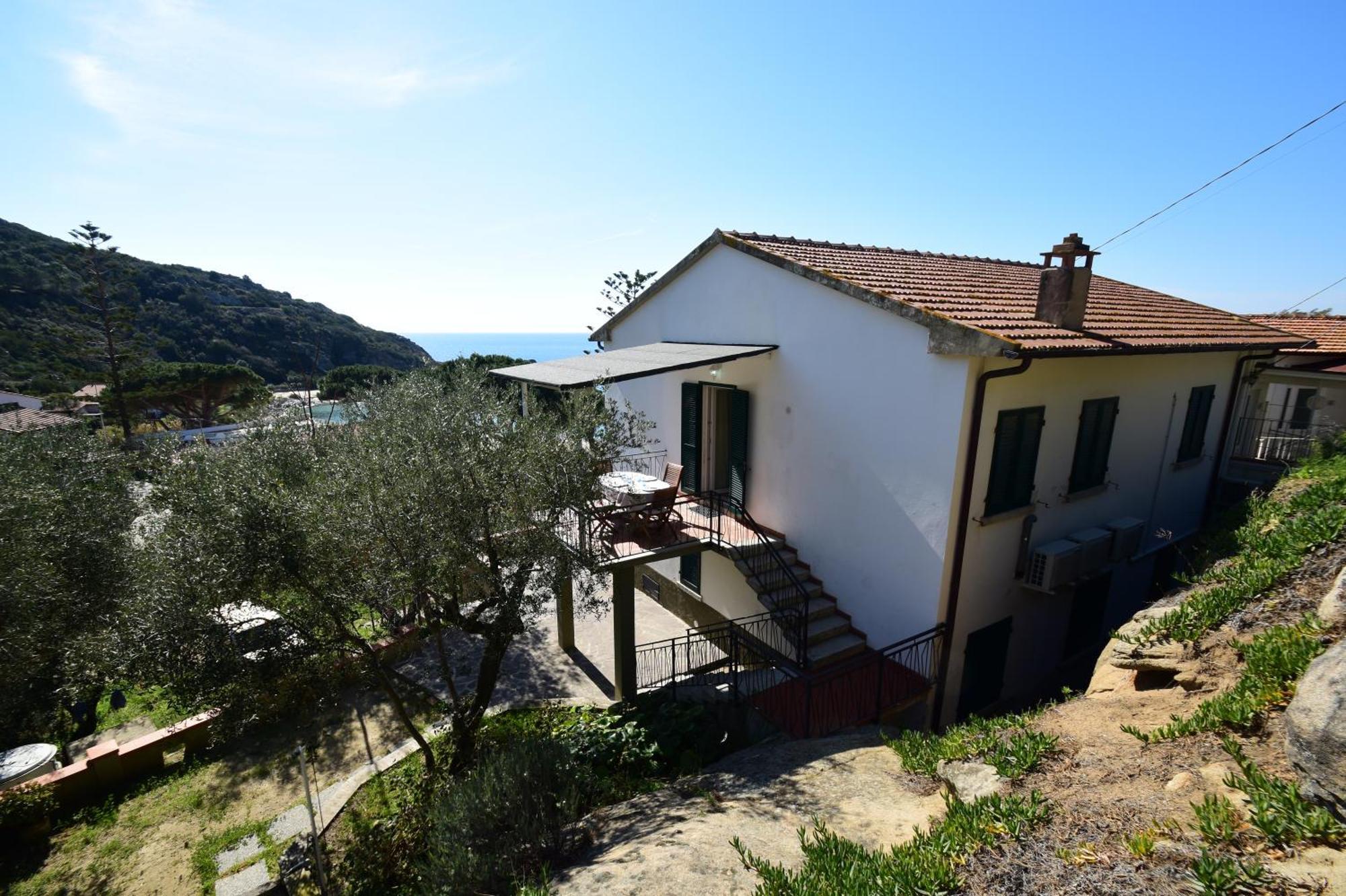 Appartamenti Cavoli - Vista Mare Con Terrazze, Clima E Posti Auto Spiaggia di Cavoli Exteriör bild